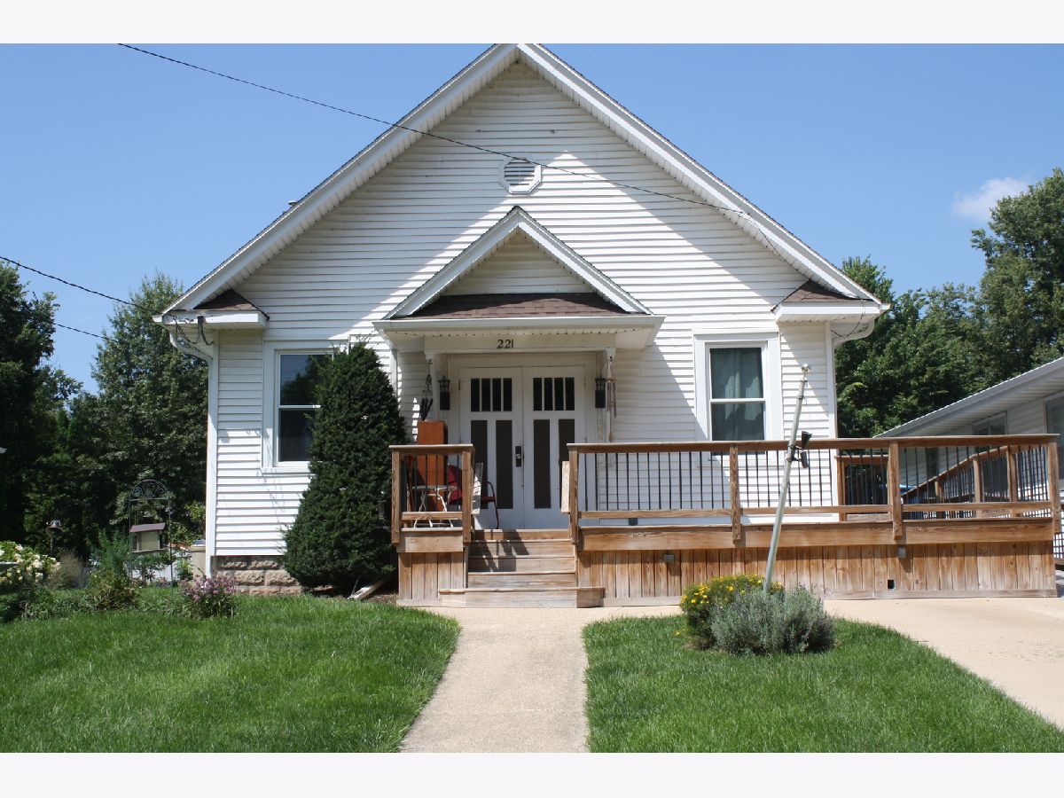  For Sale Dixon Illinois, 221 Morgan Street