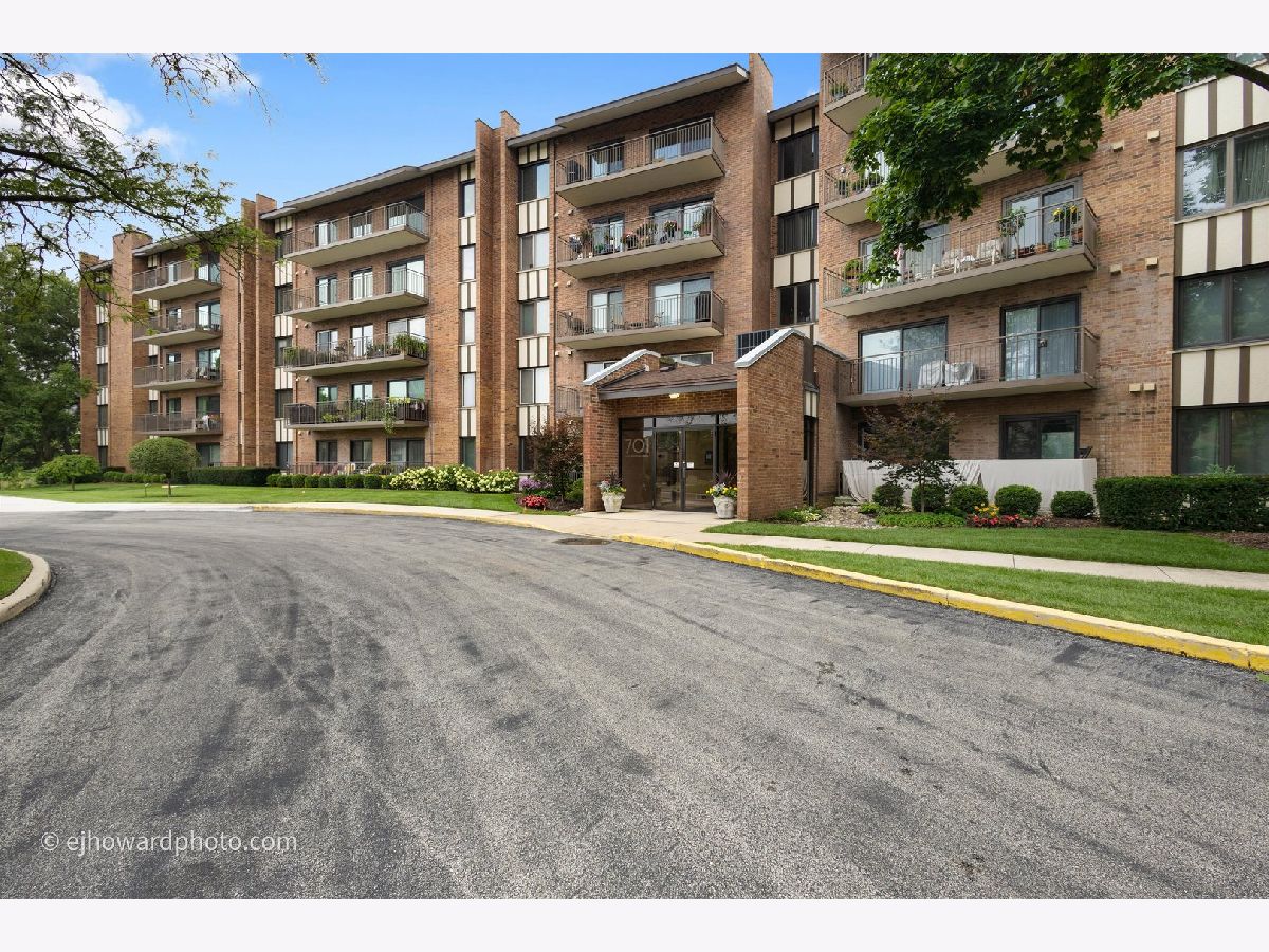  For Sale Willowbrook Illinois, 701 Lake Hinsdale Drive
