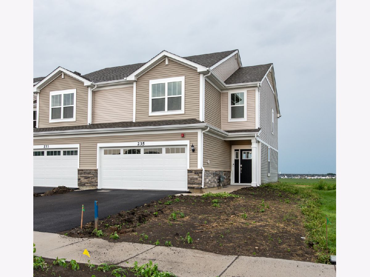  For Rent Oswego Illinois, 235 Cooney