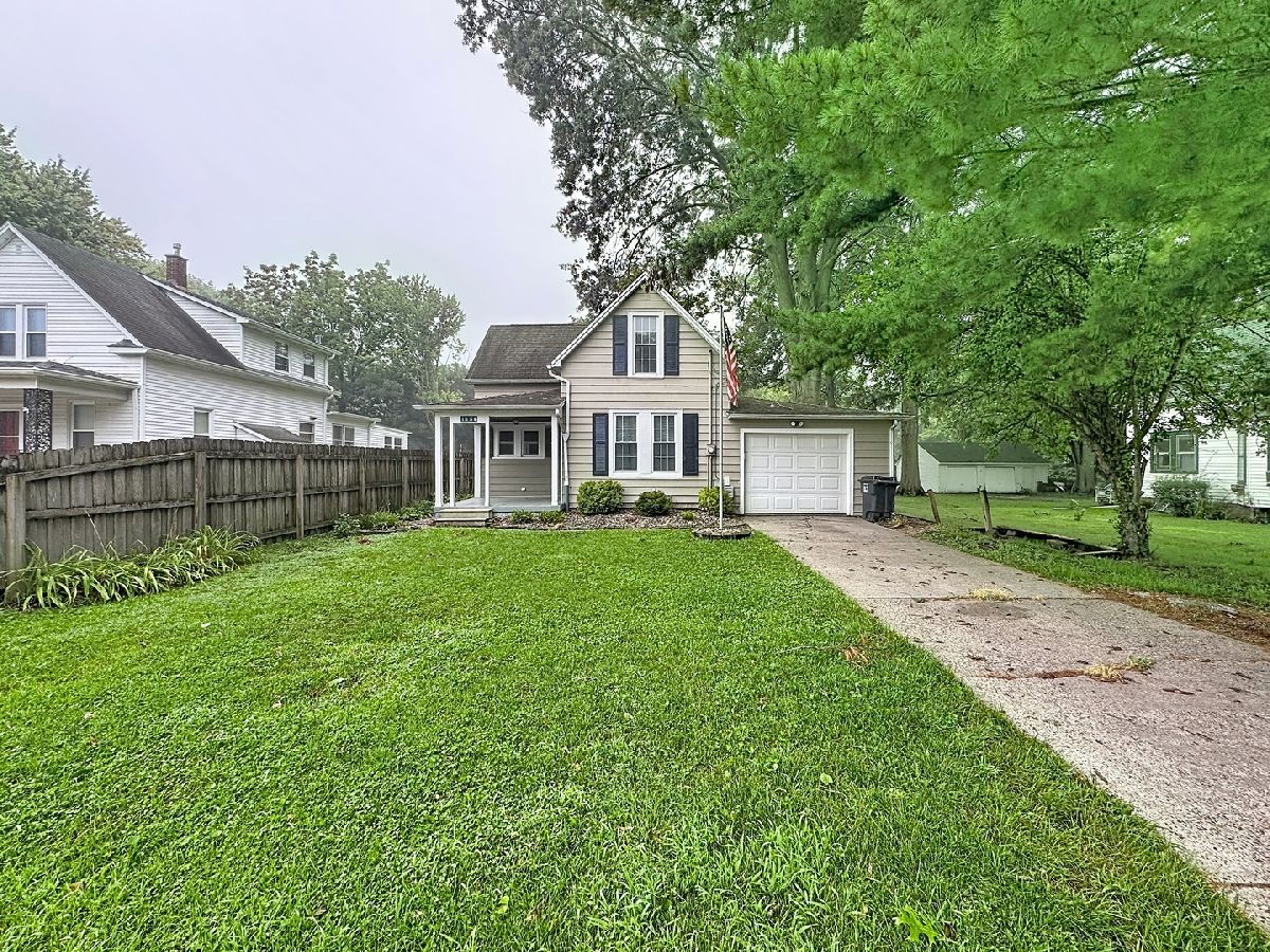 Homes For Sale Glenview Moline Illinois, 1156 33rd Avenue