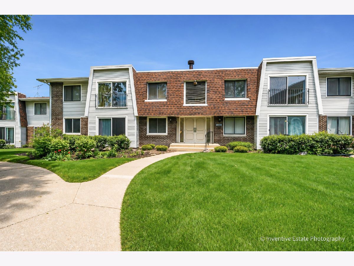  For Rent Woodridge Illinois, 2711 Hobson