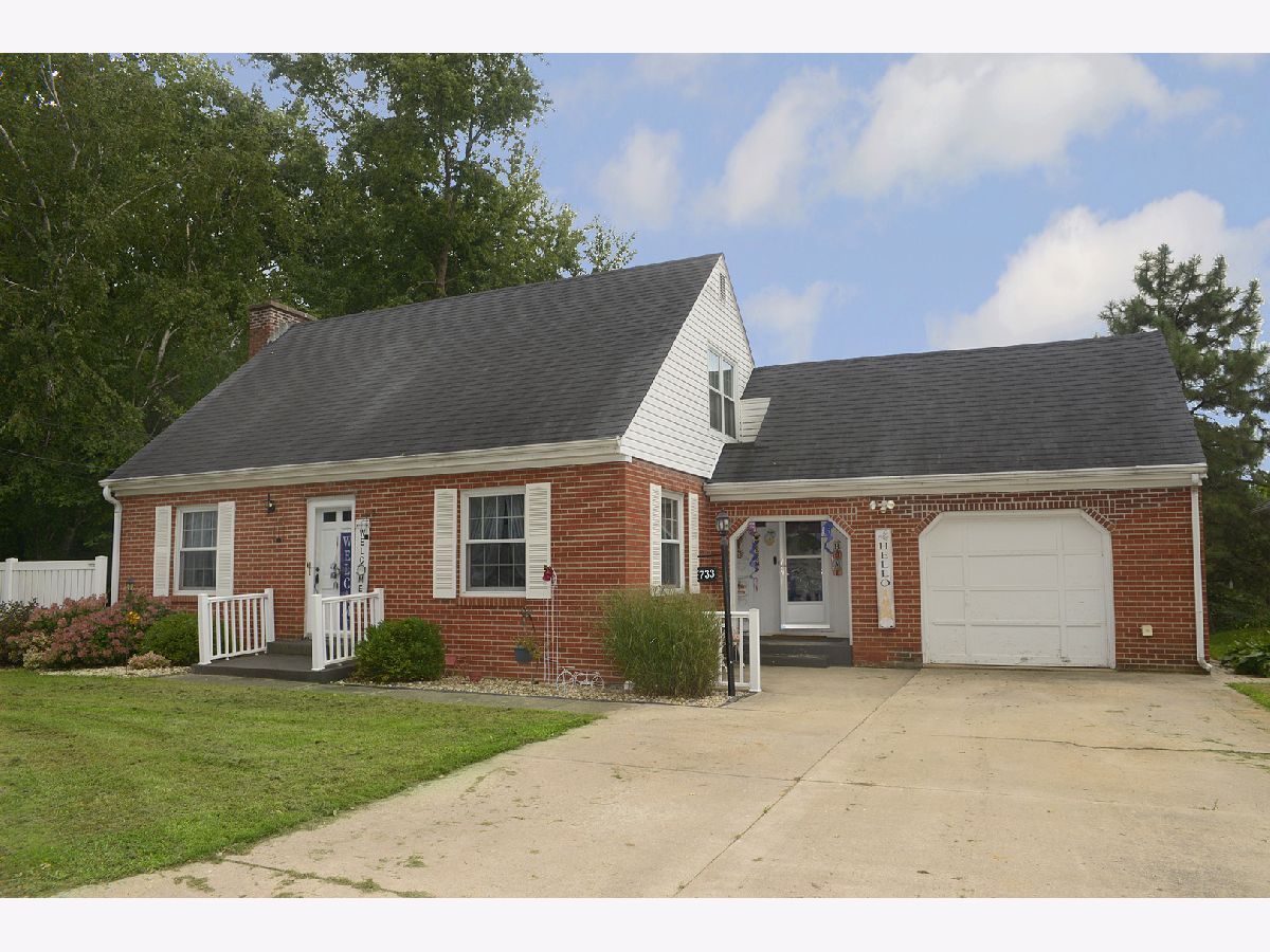  For Sale Ottawa Illinois, 733 Main Street