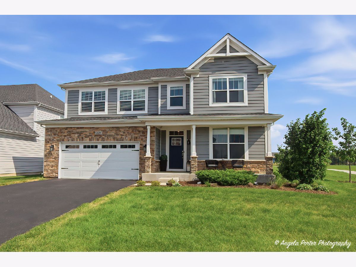 Condos & Townhomes & Homes For Sale Link Crossing Buffalo Grove Illinois, 220 Hoffmann Drive