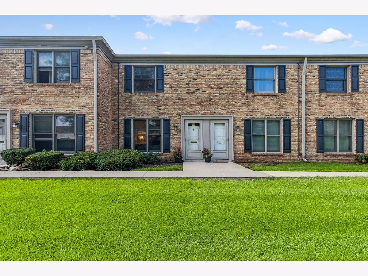 Townhomes & Condos For Sale Hilldale Hoffman Estates Illinois, 1753 Bristol