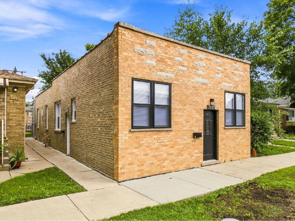  For Sale Chicago Illinois, 7120 Highland Avenue