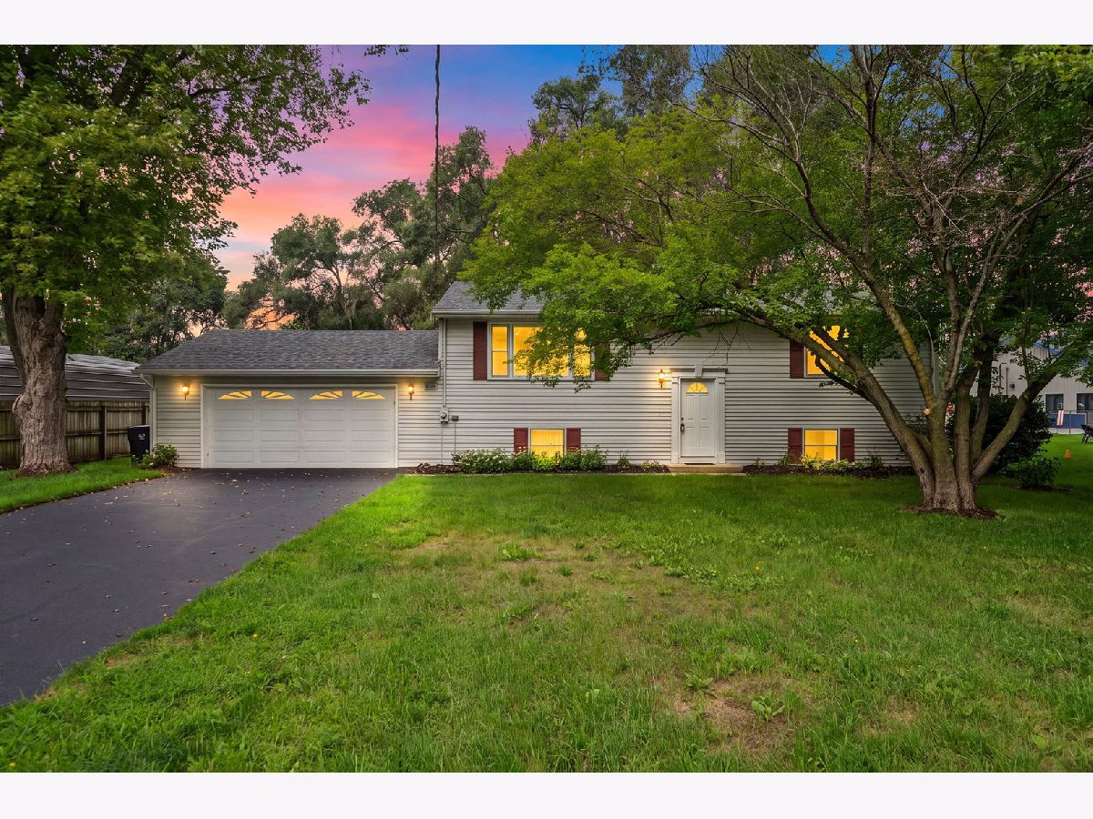  For Sale Roscoe Illinois, 11320 2nd Street
