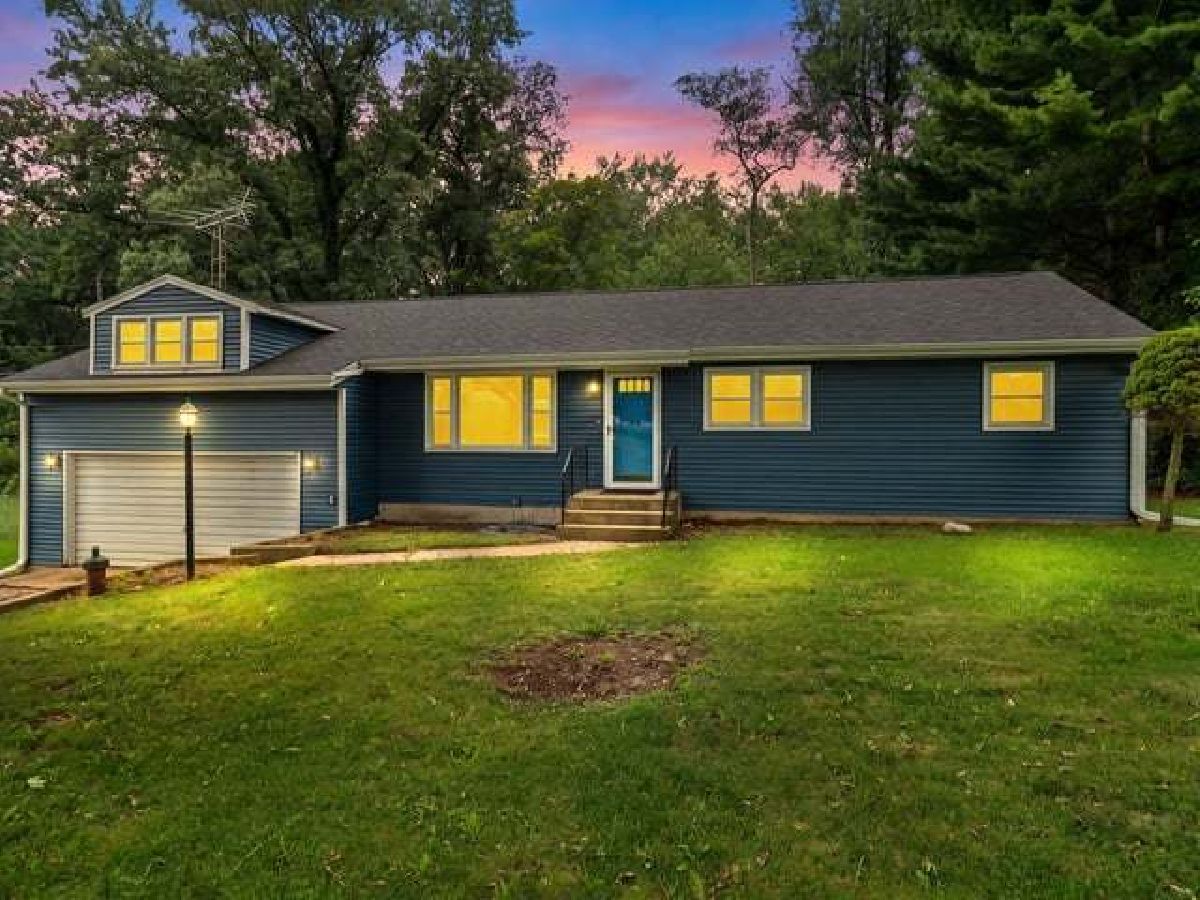  For Sale Oregon Illinois, 510 Elizabeth Road