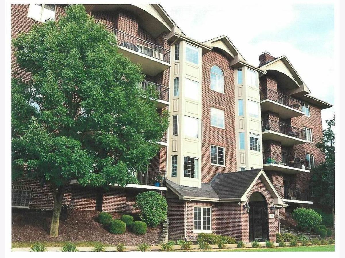 For Rent Westmont Illinois, 6675 Cass