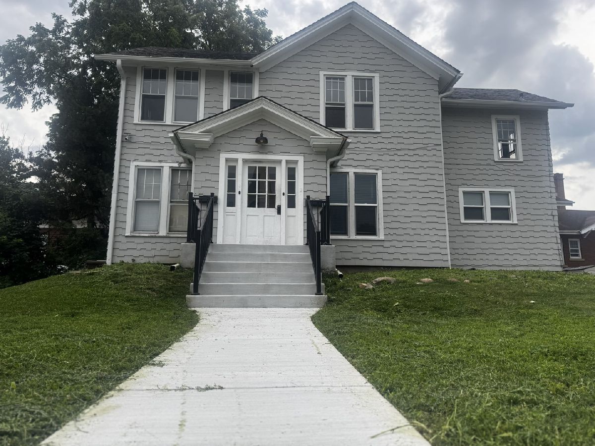  For Rent Harvard Illinois, 105 University