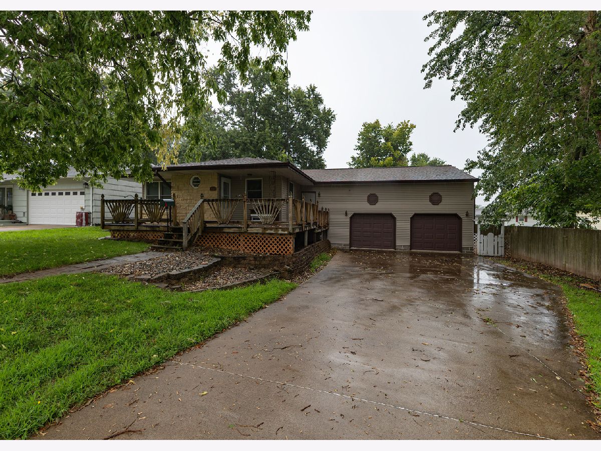  For Sale Camanche Iowa, 920 9th Avenue