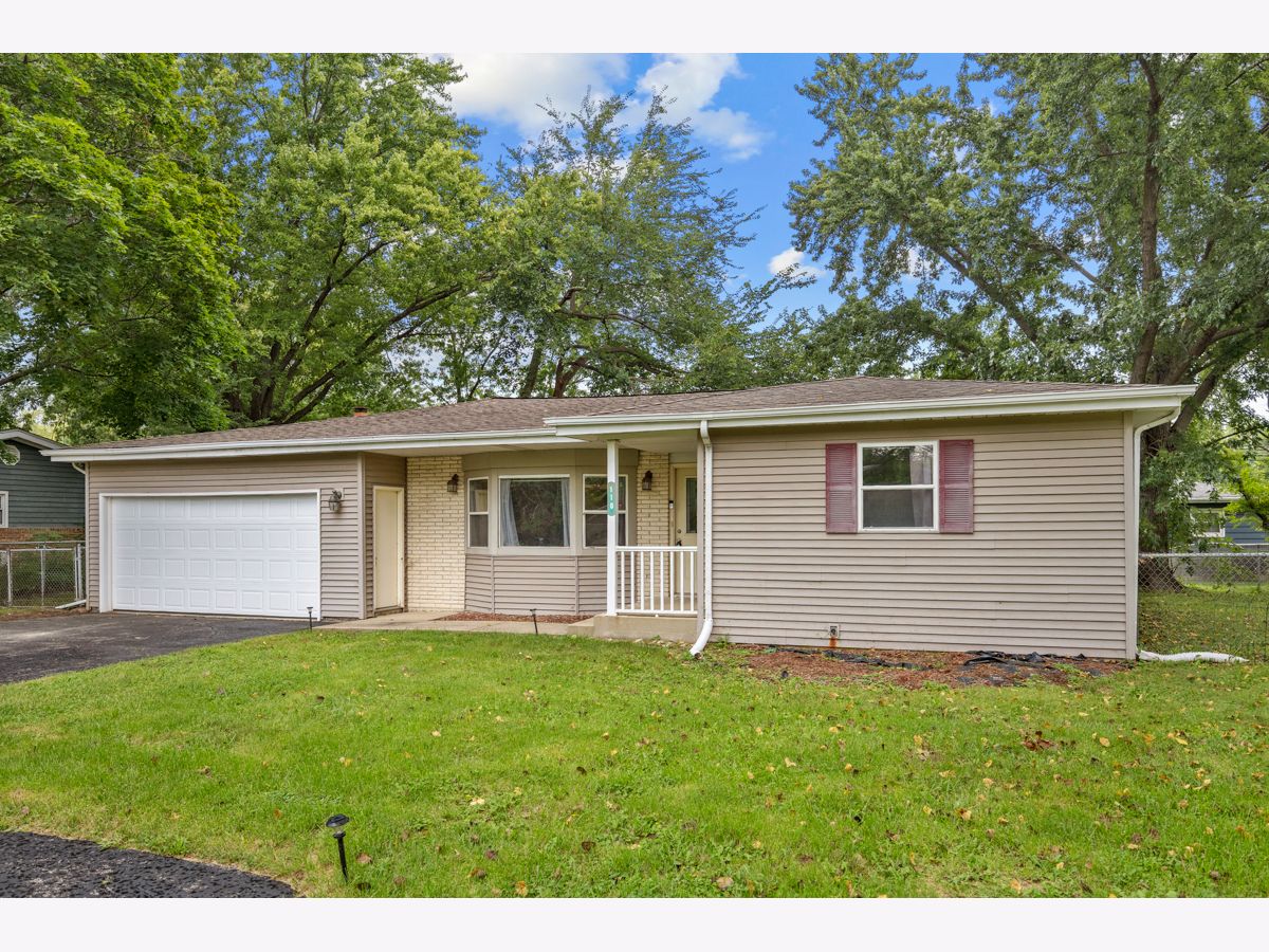  For Sale Mchenry Illinois, 110 Bay Road