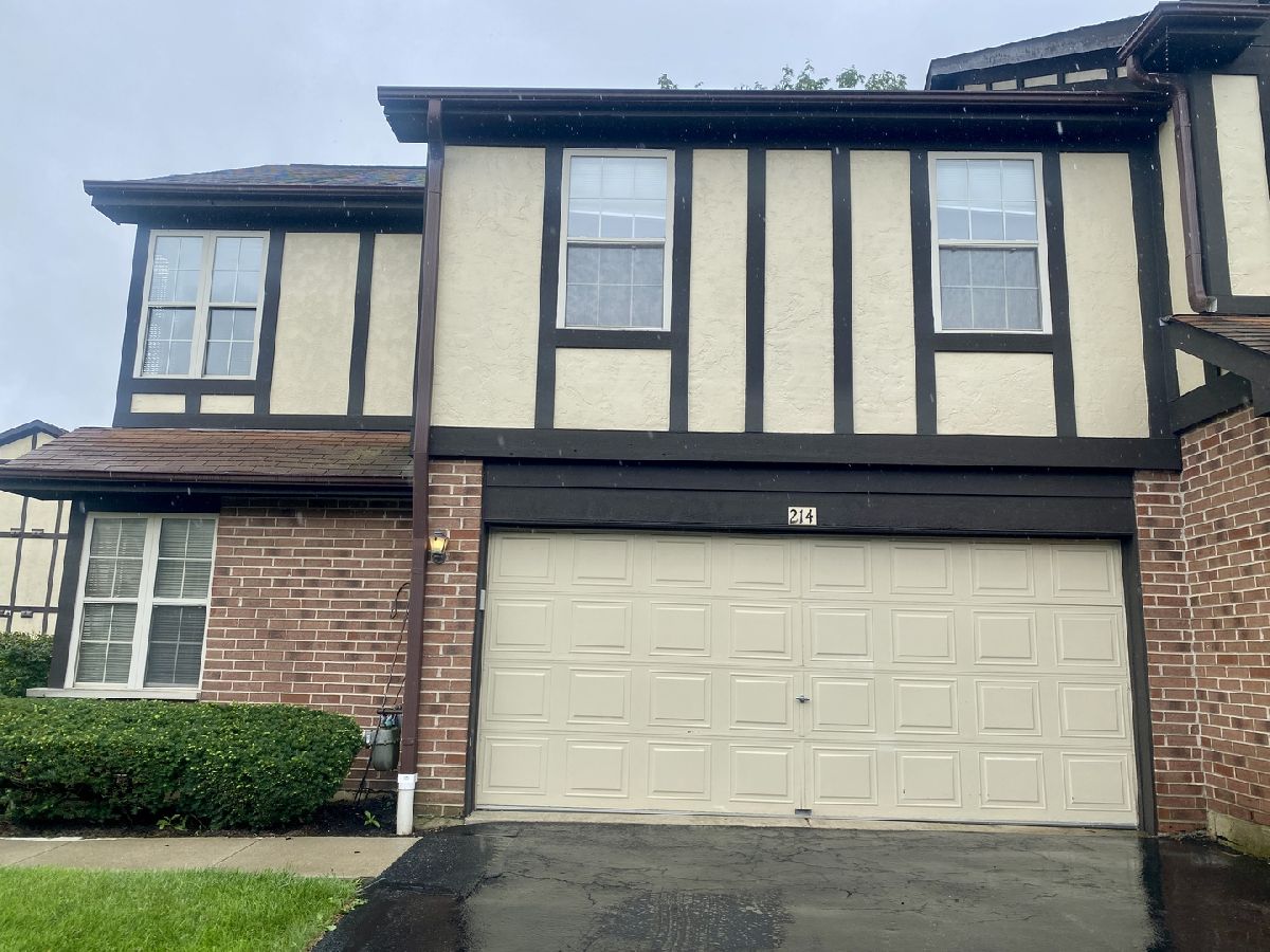  Rented Bloomingdale Illinois, 214 Stoneybrook