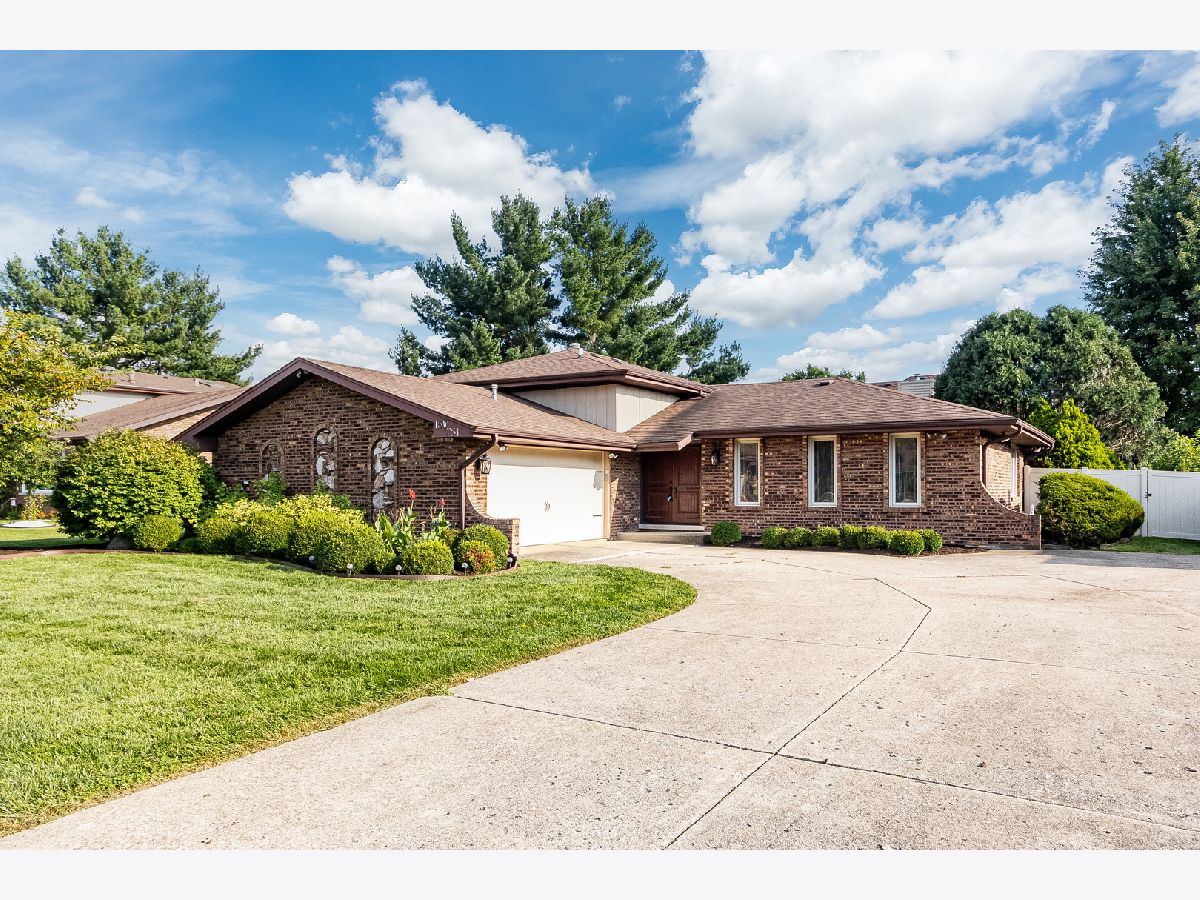  For Sale Willowbrook Illinois, 16W751 90th Street