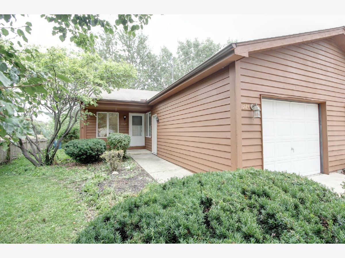  Rented Crest Hill Illinois, 1324 Post Oak