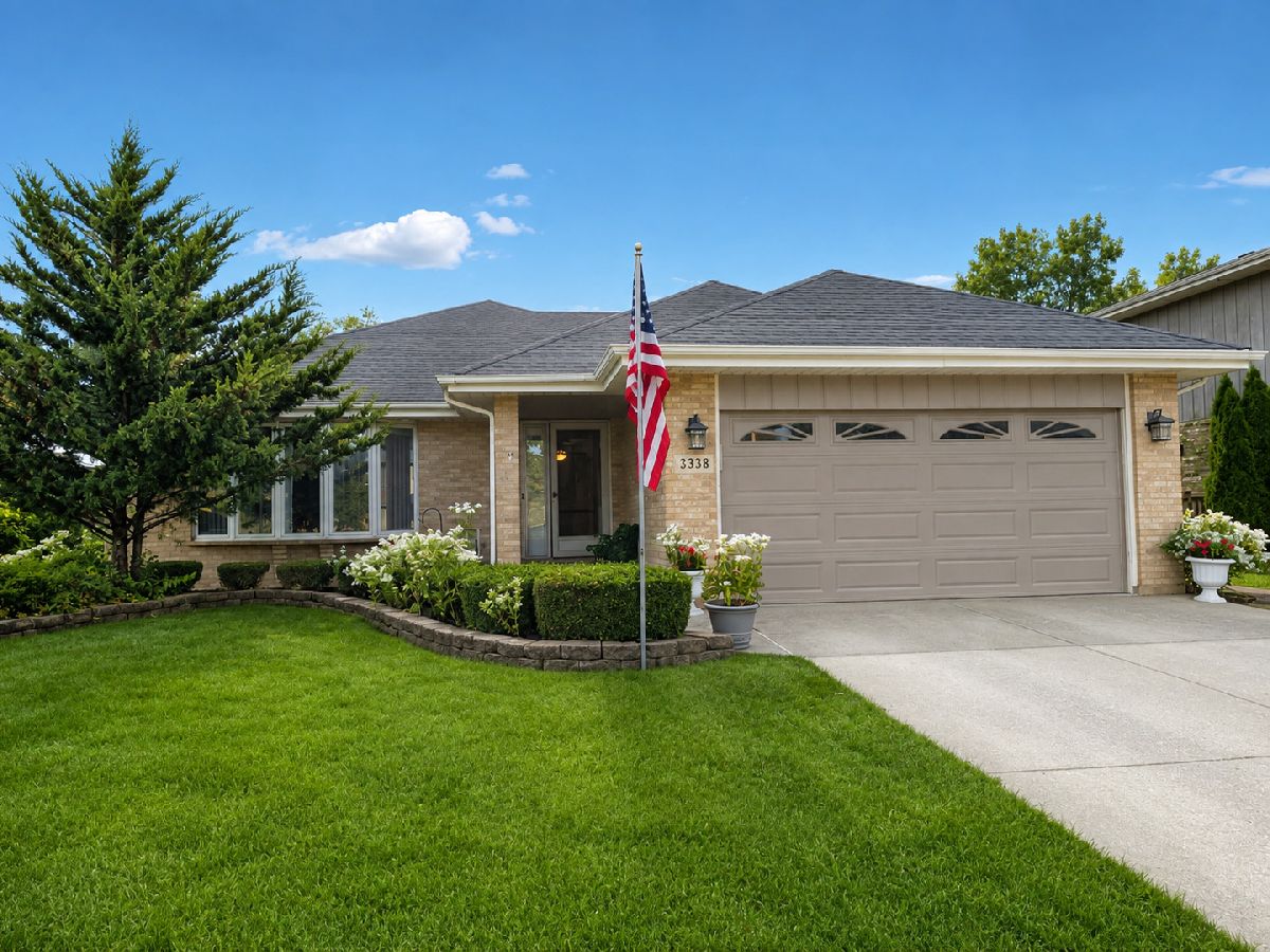  For Sale Crestwood Illinois, 13338 Laramie Boulevard
