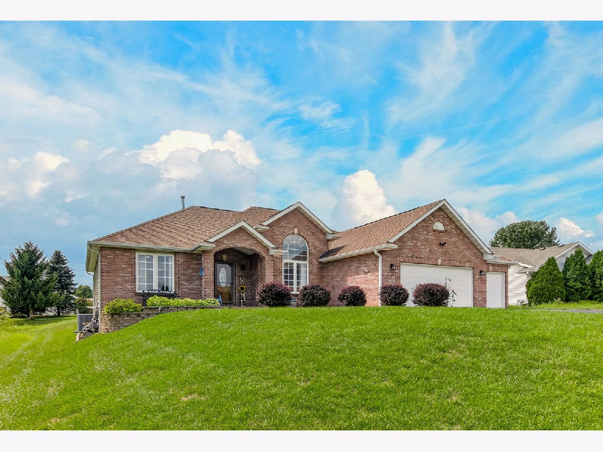  For Sale Roscoe Illinois, 11074 Lemon Grass Lane