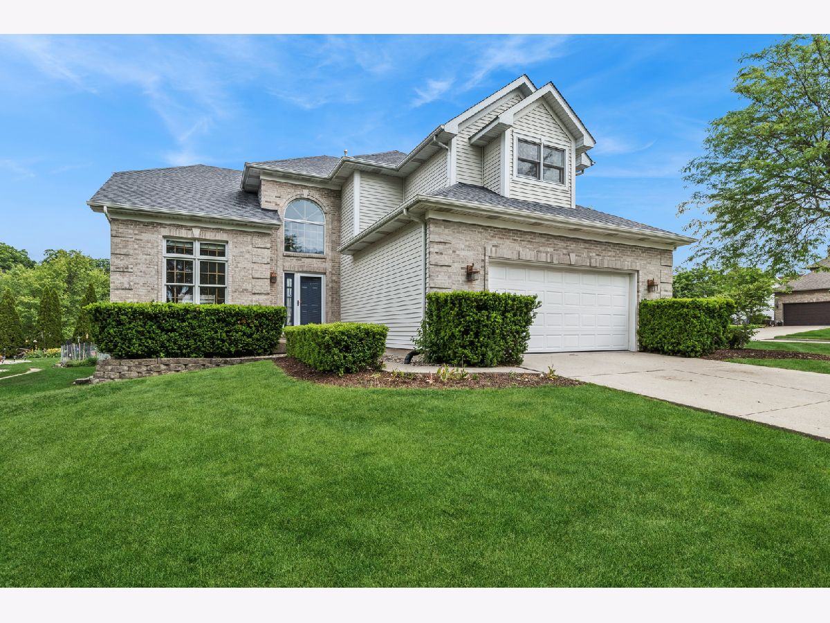  For Sale Antioch Illinois, 615 Wood Creek Drive