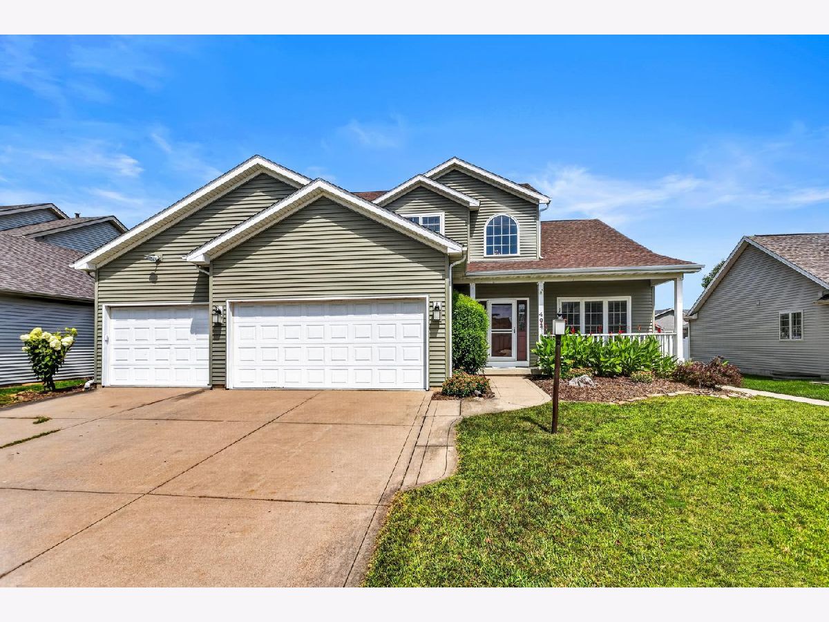 Homes & Condos & Townhomes For Sale Prairie Fields Savoy Illinois, 402 Gentian Street
