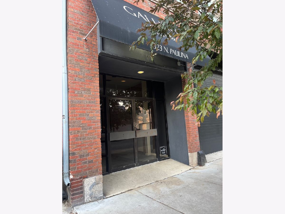  Rented Chicago Illinois, 3323 Paulina