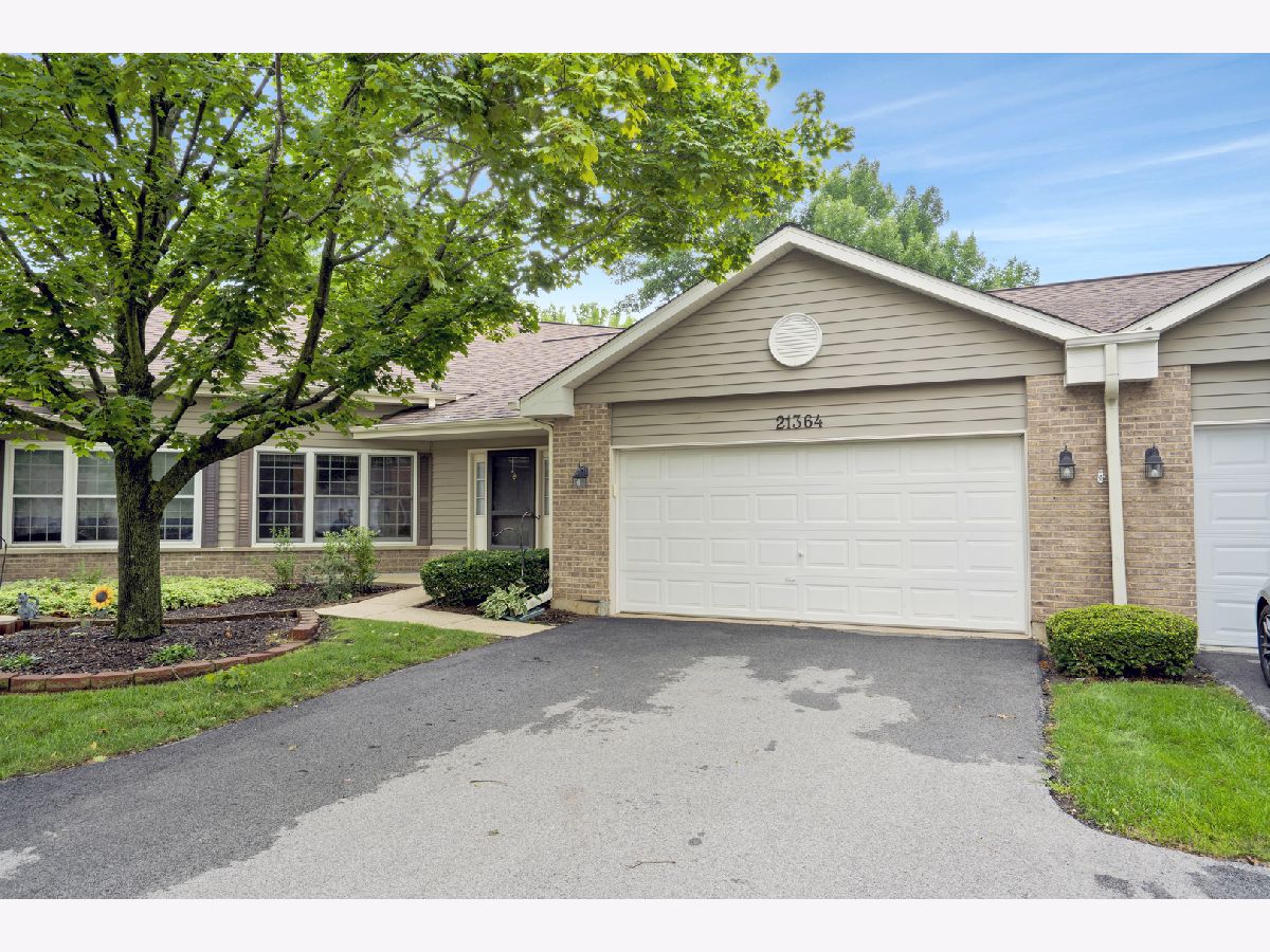 Townhomes & Condos & Homes For Sale Carillon Plainfield Illinois, 21364 Silktree Circle