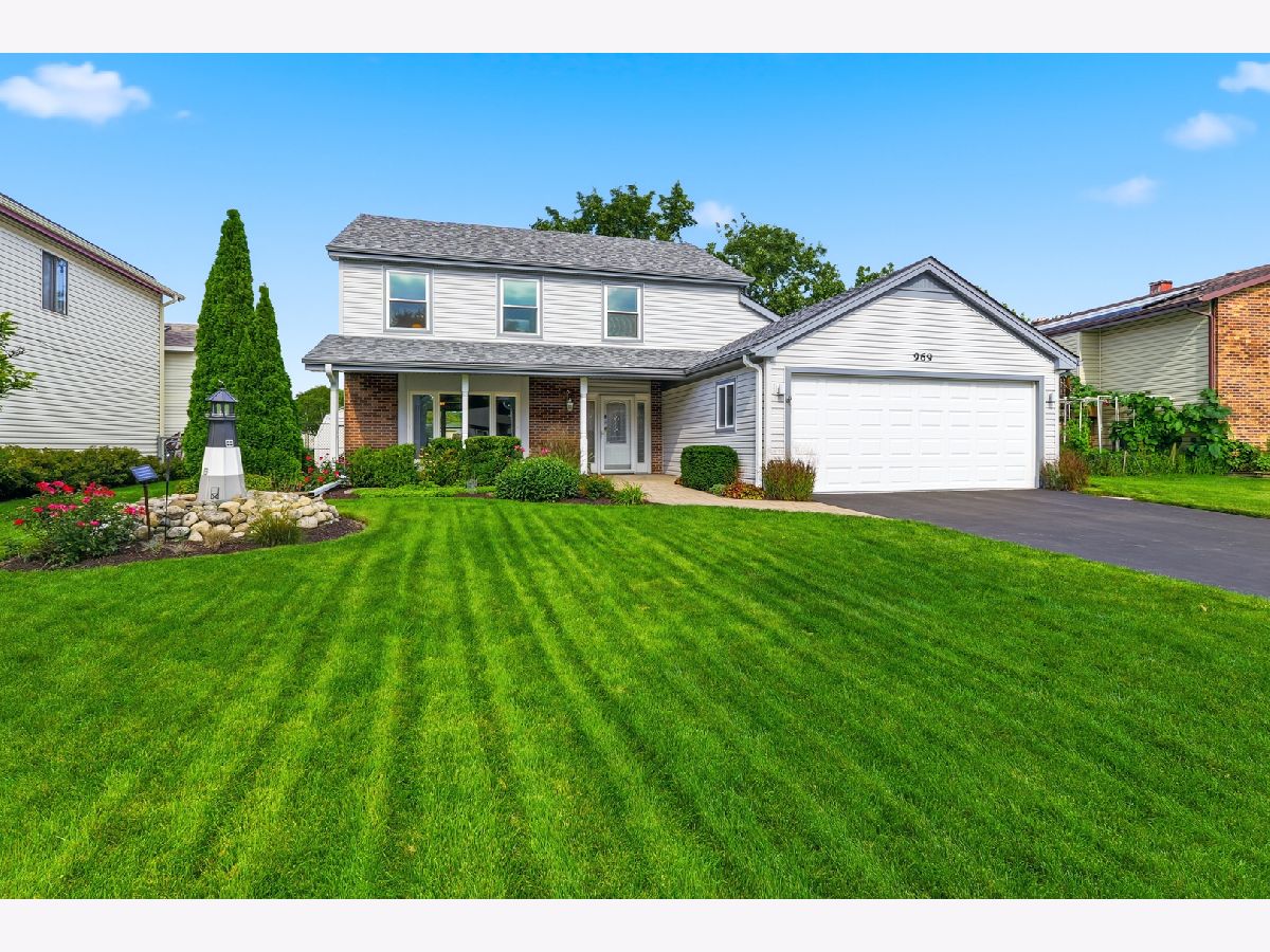 Homes & Townhomes For Sale Country Place Bartlett Illinois, 969 Castlewood Lane