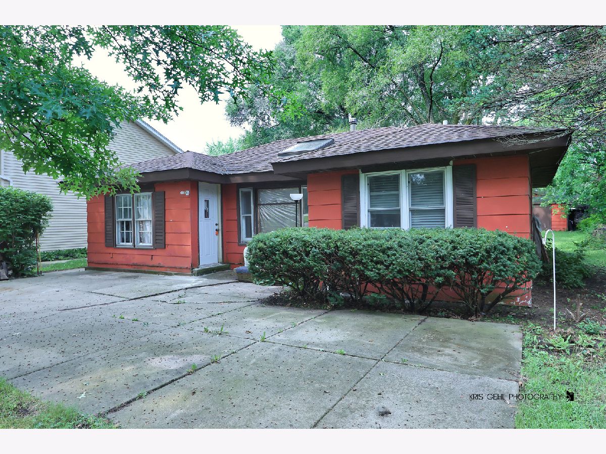  For Sale Zion Illinois, 1924 Bethesda Boulevard