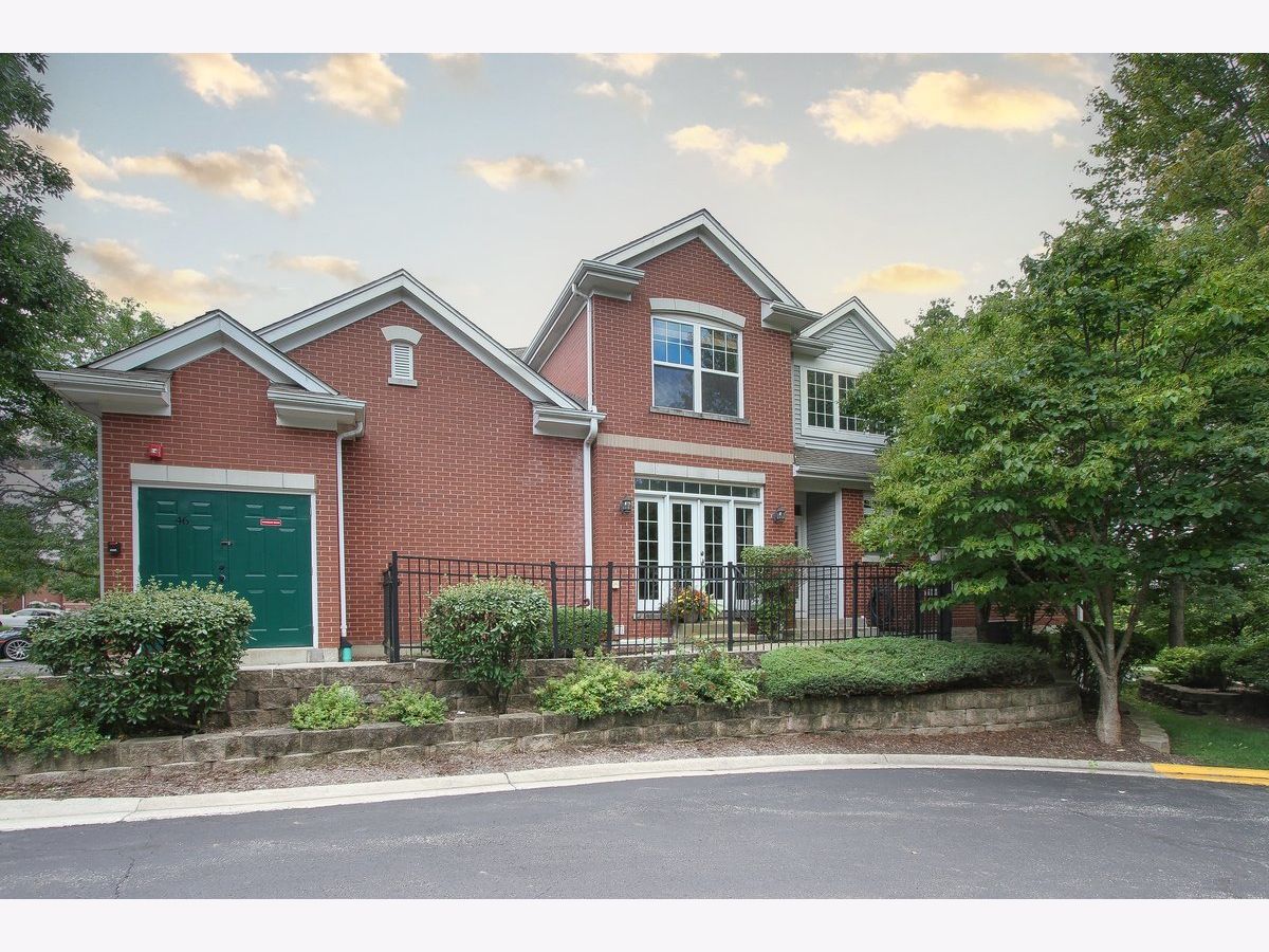  For Sale Lake Zurich Illinois, 44 Lakebreeze Court