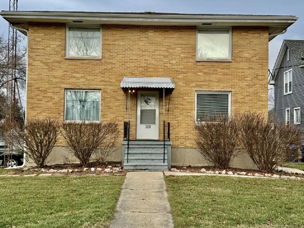  Rented Dekalb Illinois, 209 Bush