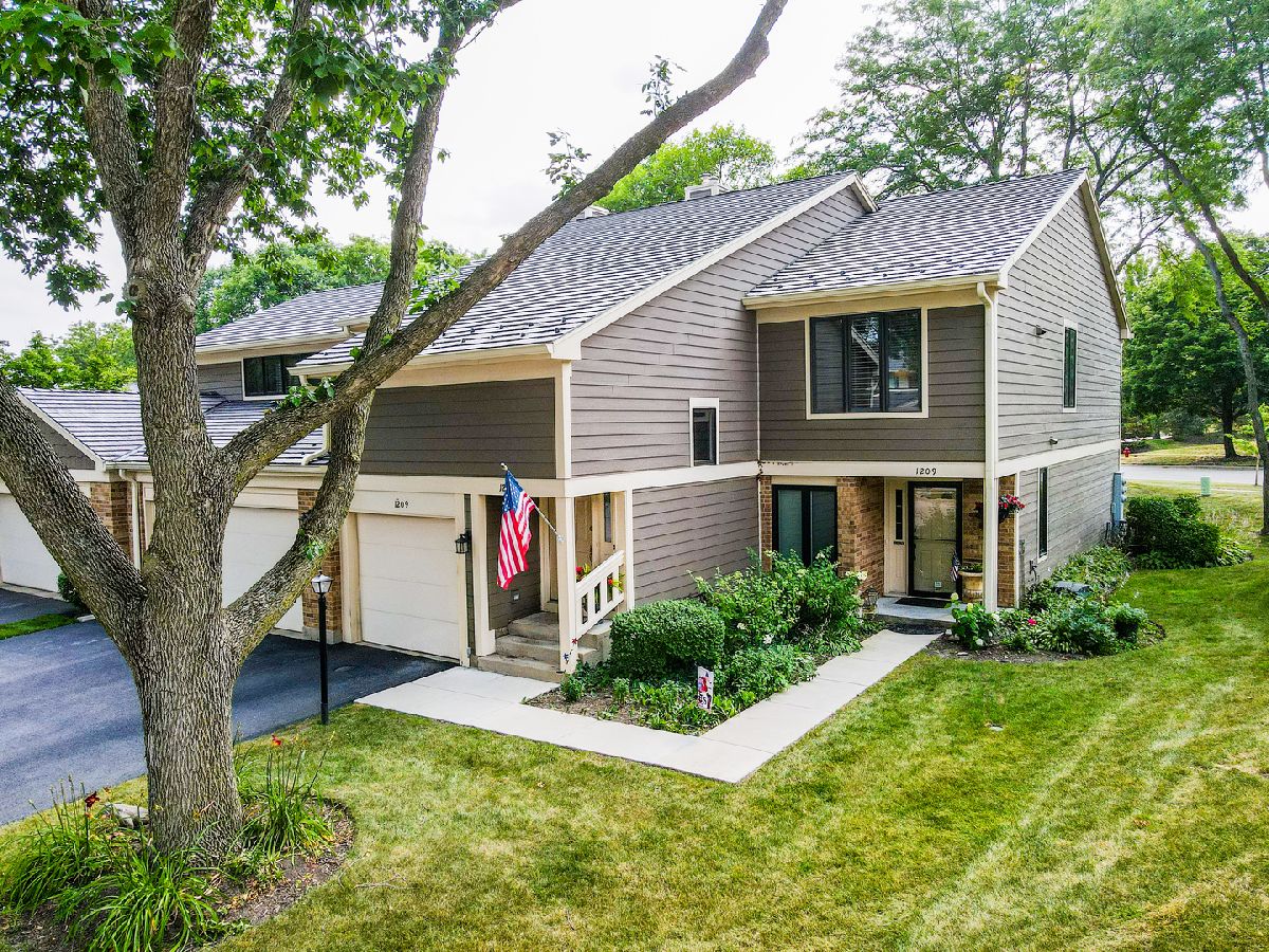  For Sale Libertyville Illinois, 1211 Emerson Lane
