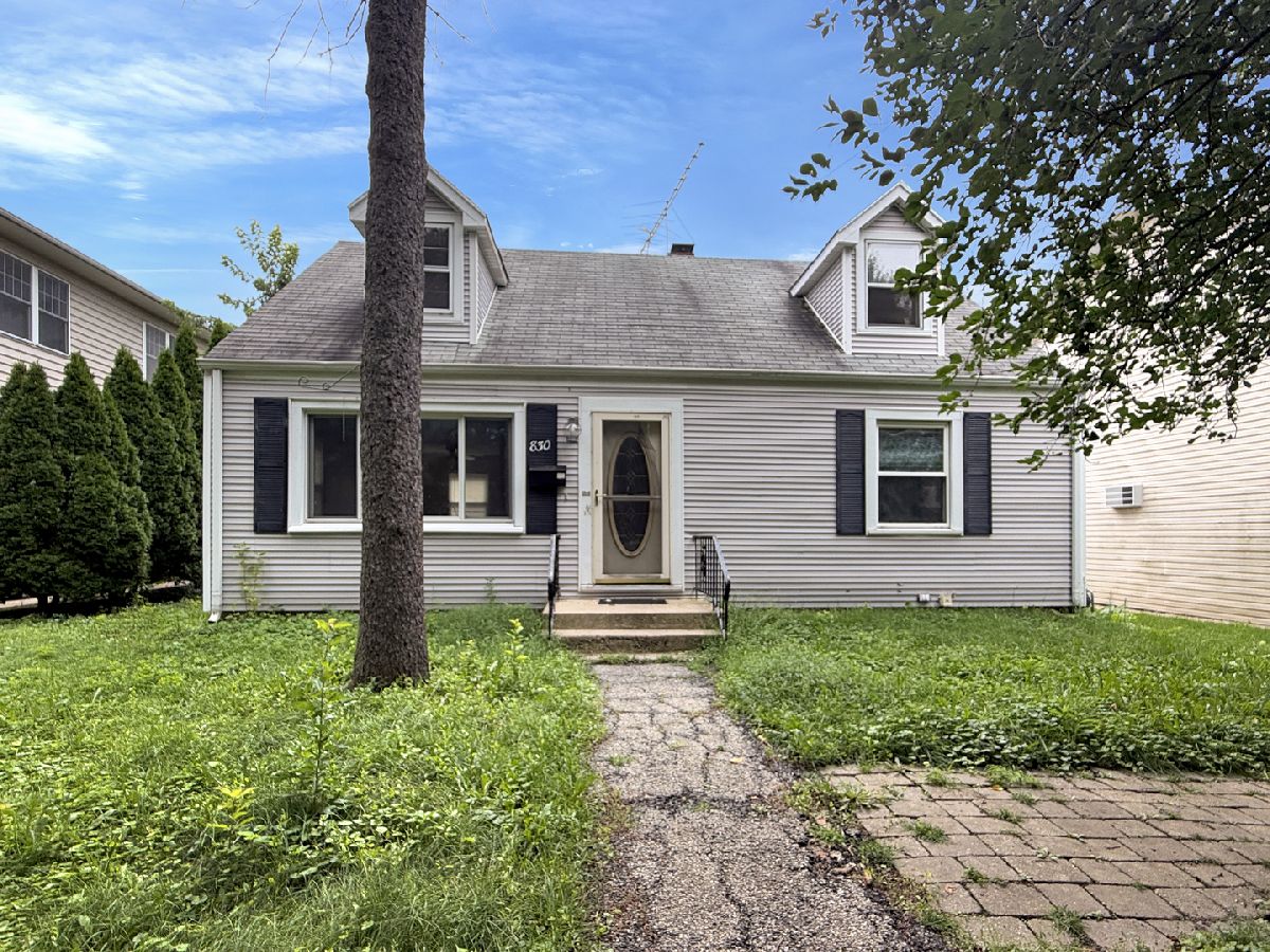  Rented Naperville Illinois, 830 Loomis