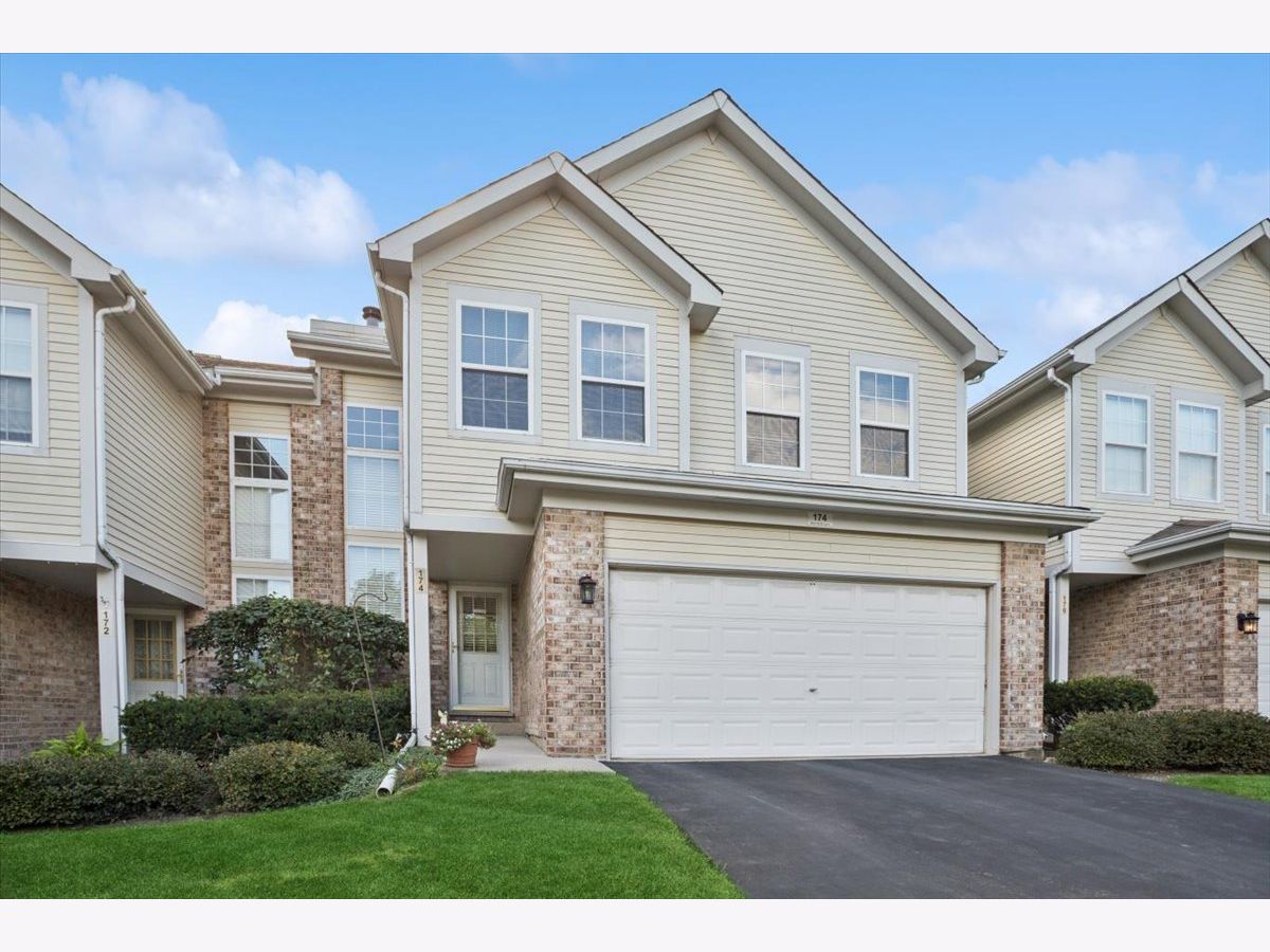  For Sale Roselle Illinois, 174 Merriford Lane