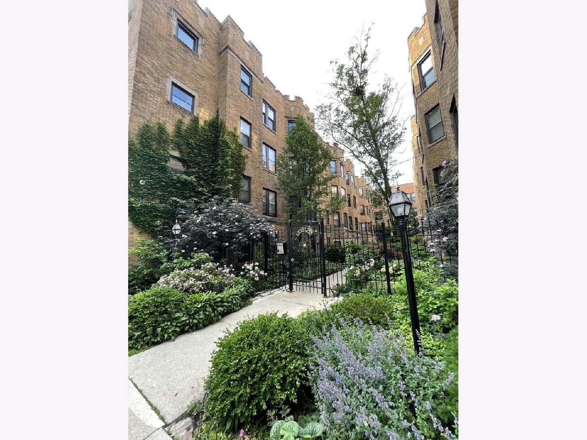 Condos & Townhomes For Rent Jarvis On The Lake Chicago Illinois, 1210 Jarvis