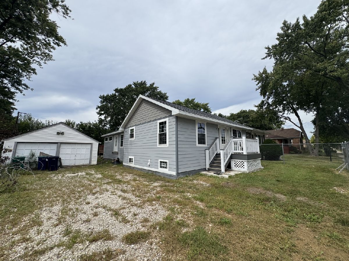  For Sale Evergreen Park Illinois, 9630 Sacramento Avenue