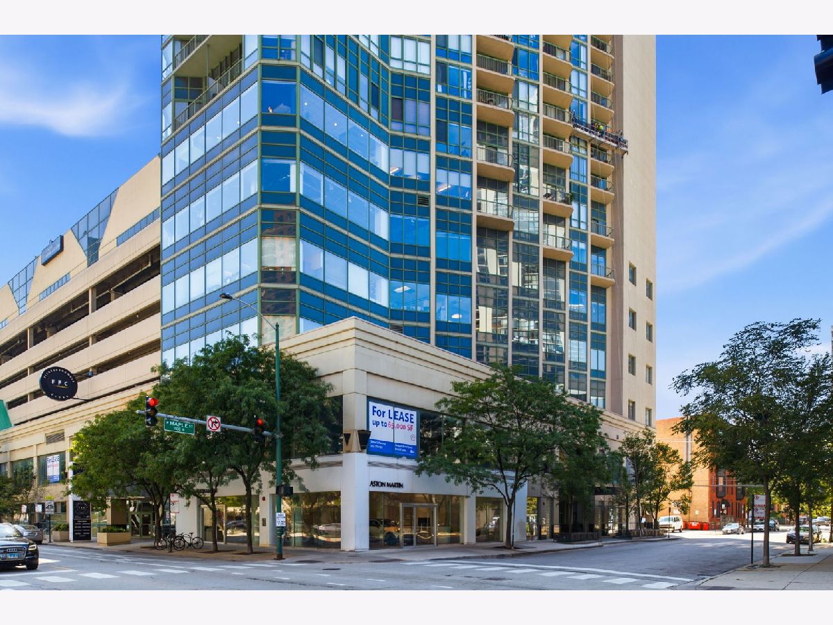 Condominiums Rented Gold Coast Galleria Chicago Illinois, 111 Maple