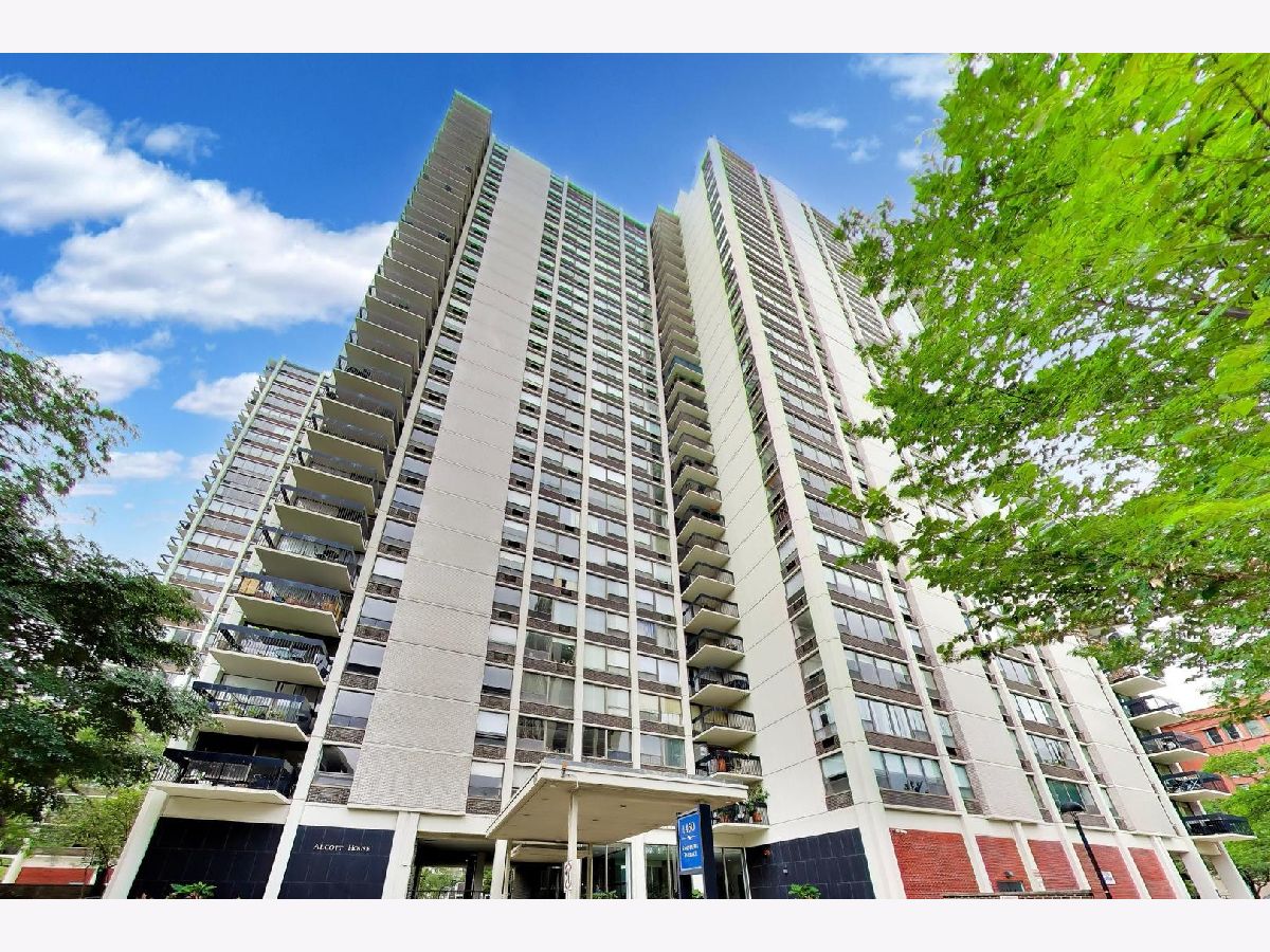  Rented Chicago Illinois, 1460 Sandburg