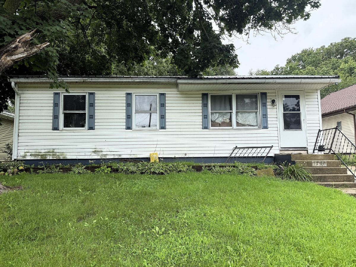  For Sale Dixon Illinois, 1706 1st Street