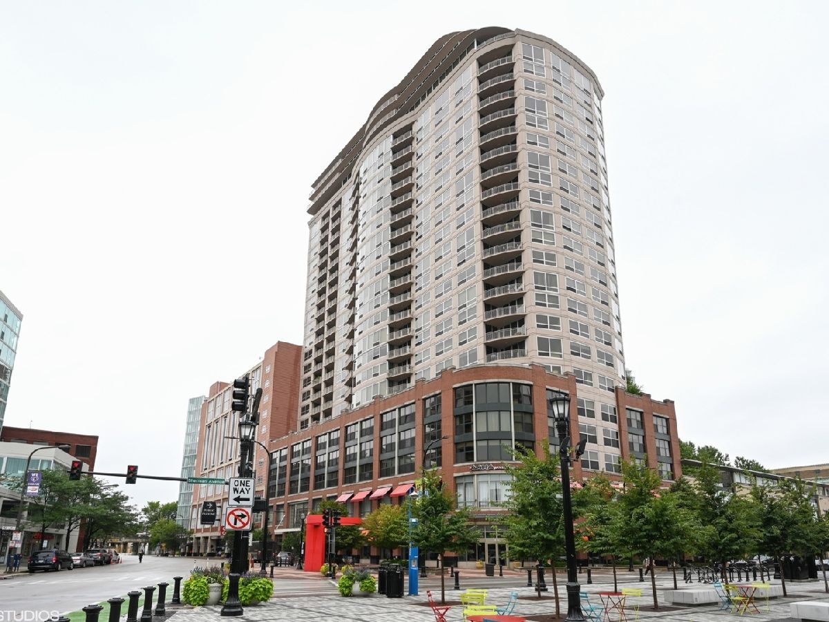  Rented Evanston Illinois, 807 Davis