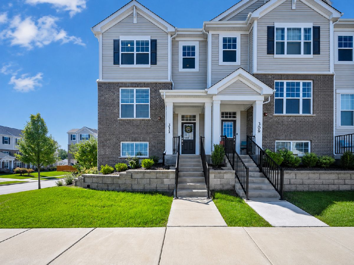  For Sale Roselle Illinois, 311 Timberleaf Circle