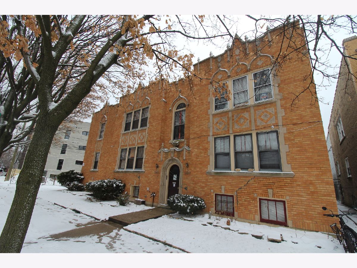  Rented Chicago Illinois, 5805 Richmond