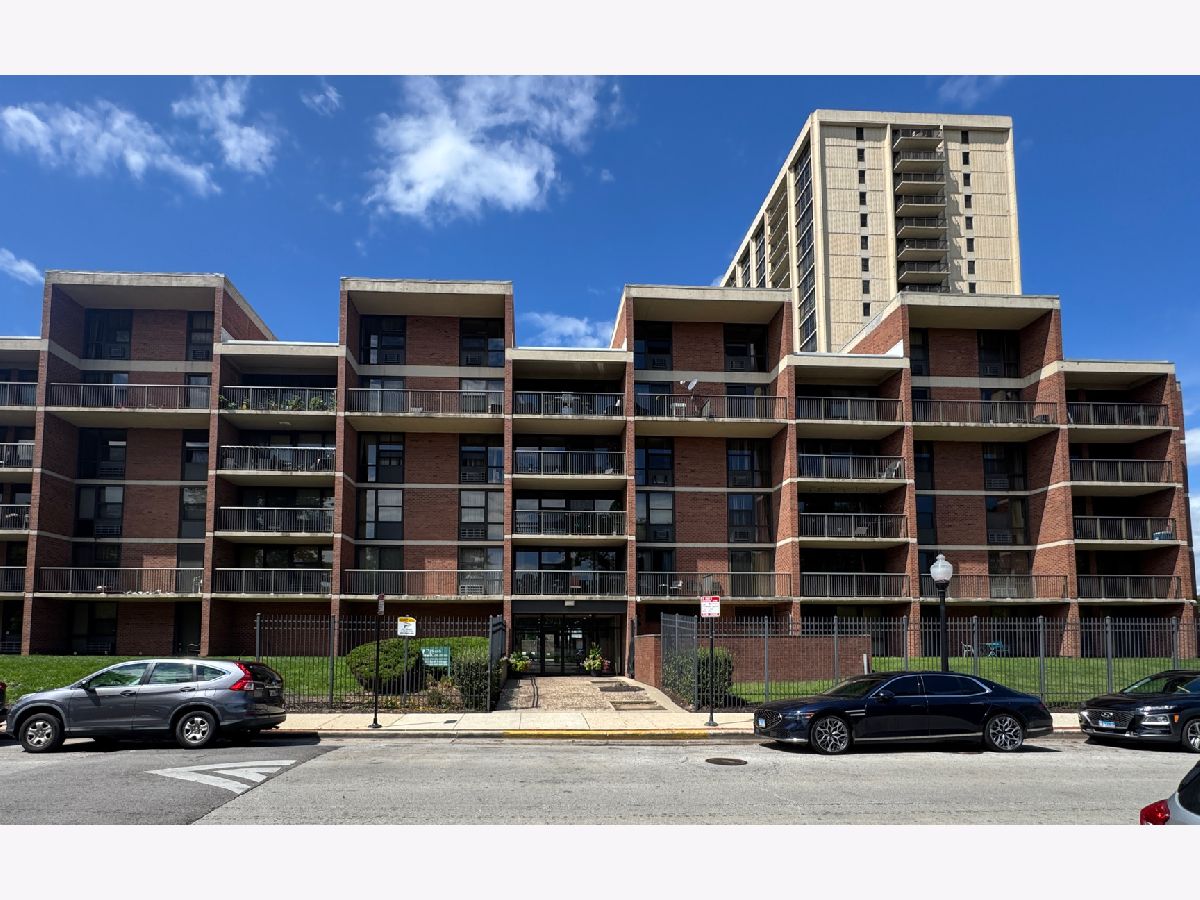  For Sale Chicago Illinois, 2921 Michigan Avenue