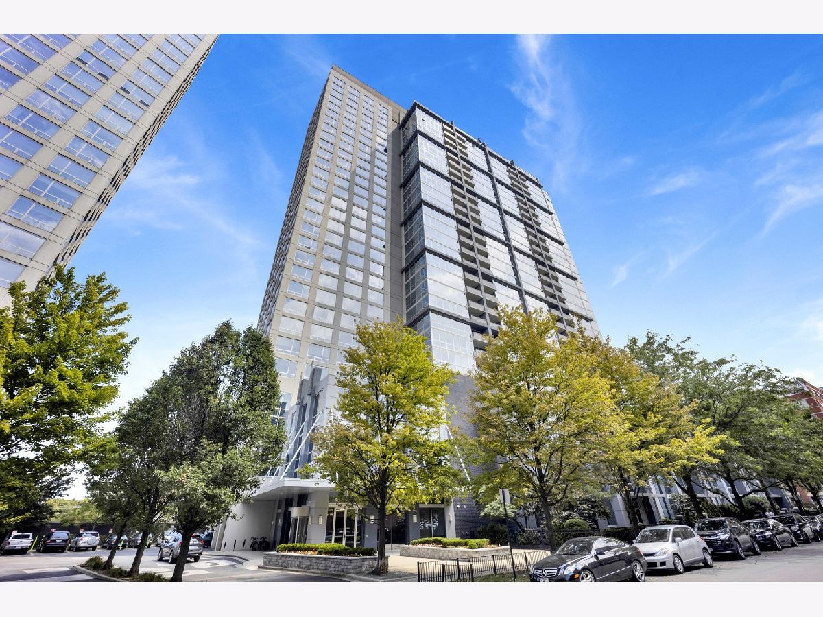 Condos & Townhomes For Sale Harbor View Chicago Illinois, 1901 Calumet Avenue