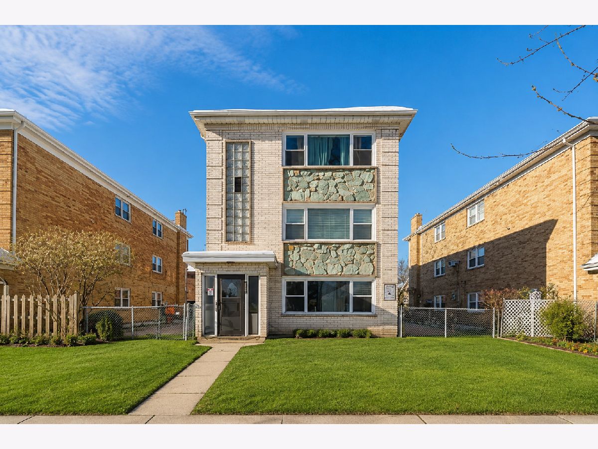  Rented Palatine Illinois, 856 Capri