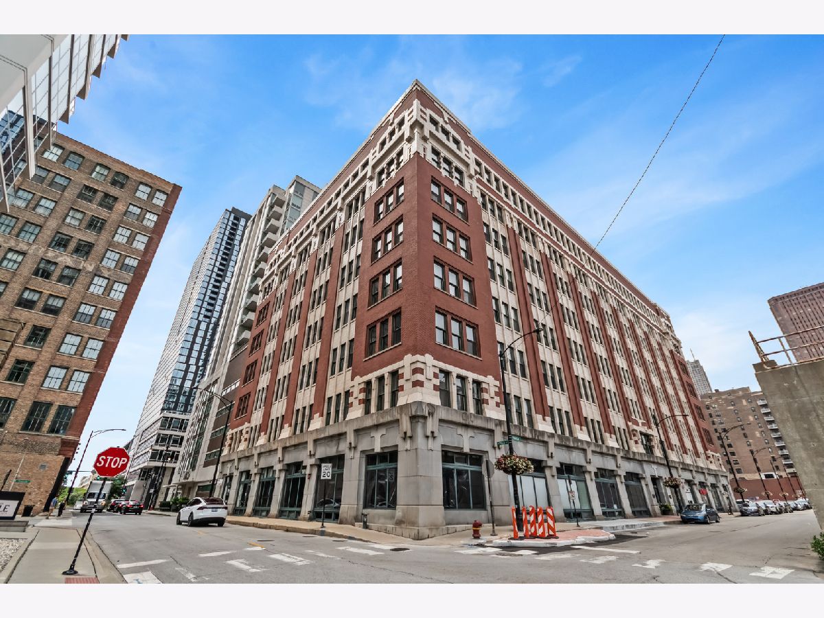  Rented Chicago Illinois, 732 Financial