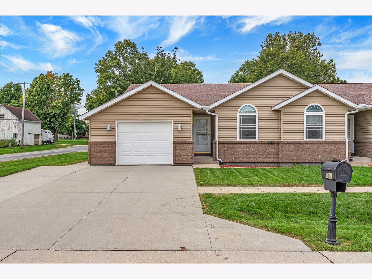  For Sale Geneseo Illinois, 501 Primrose Lane
