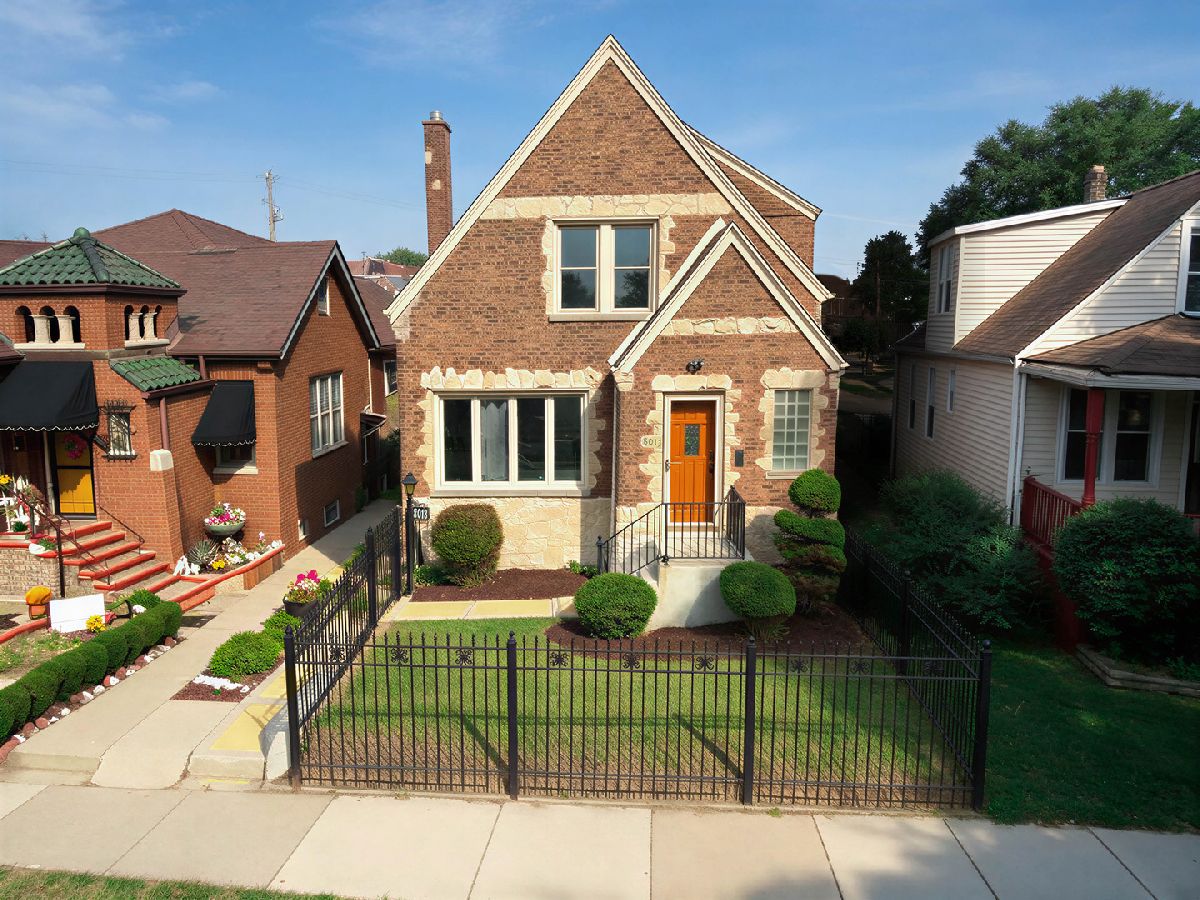  For Sale Chicago Illinois, 8013 Harper Avenue