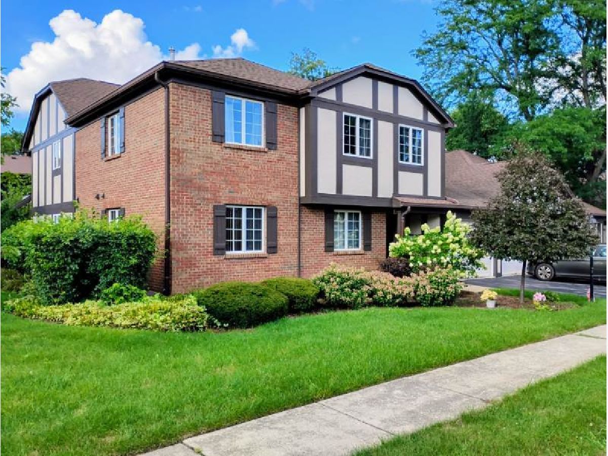  For Sale Willowbrook Illinois, 218 Brookside Lane