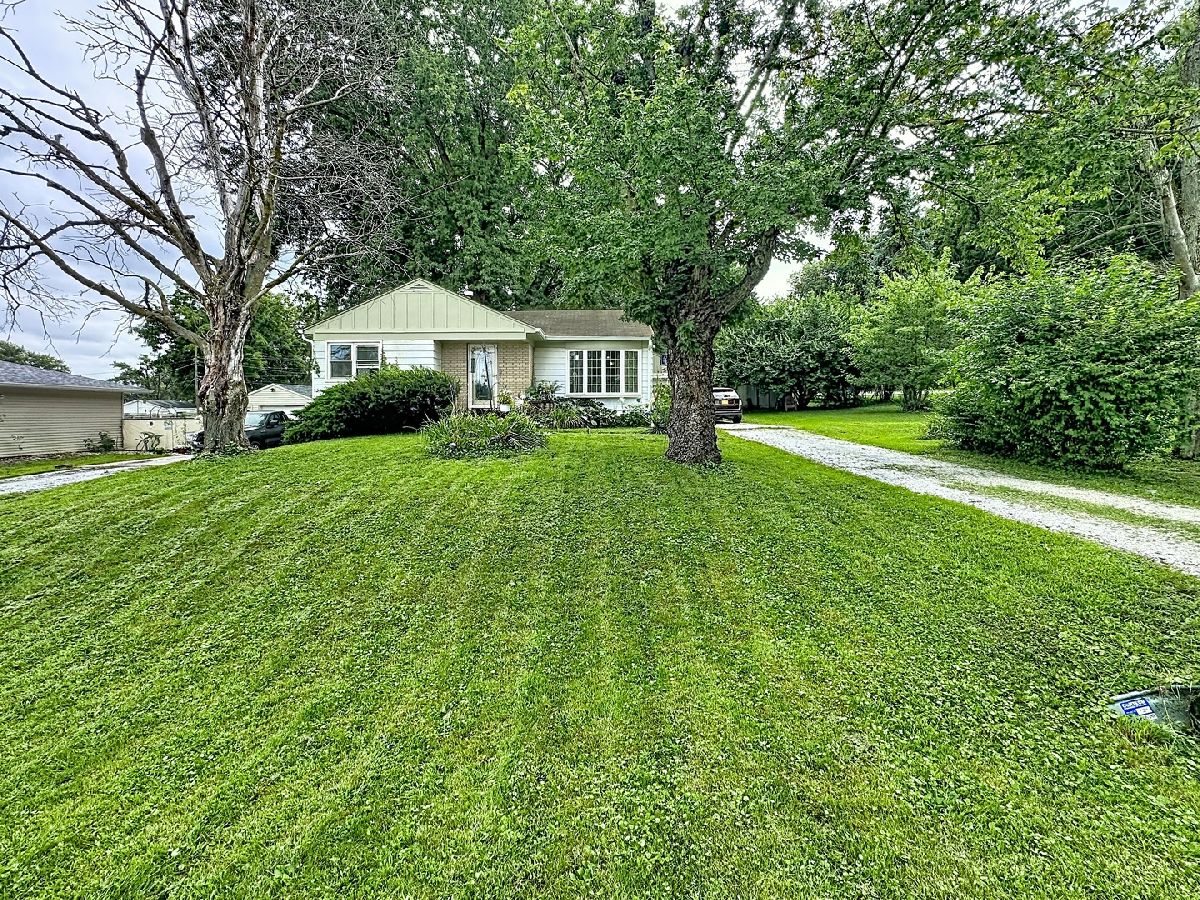  Sold Carbon Cliff Illinois, 245 Mansur