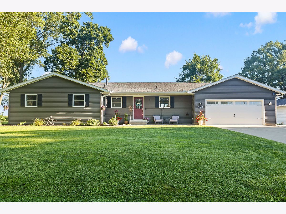  For Sale Geneseo Illinois, 105 Park Avenue