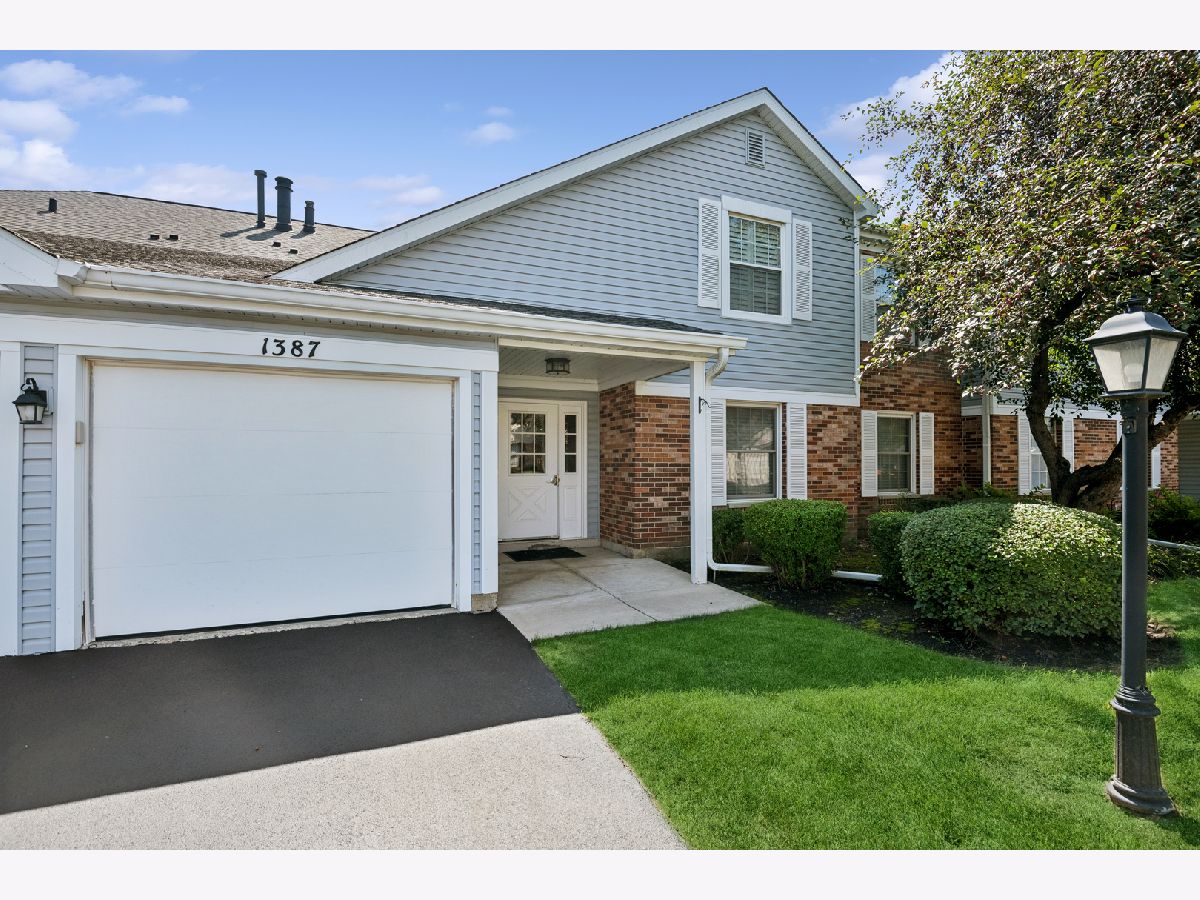  For Sale Gurnee Illinois, 1391 Stratford Drive