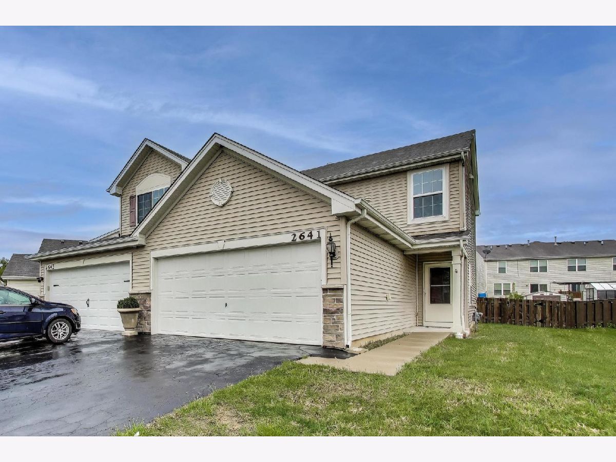 Townhomes & Homes For Sale Lakewood Crossing Hampshire Illinois, 2641 Carlisle Lane